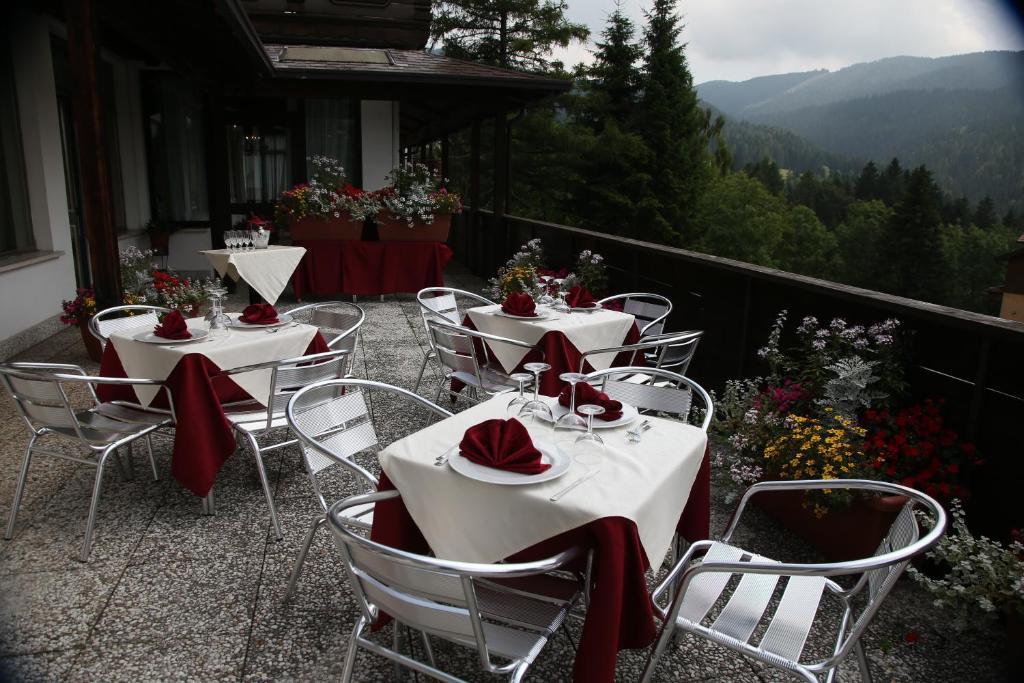 Park Hotel Miramonti Folgaria Exterior photo